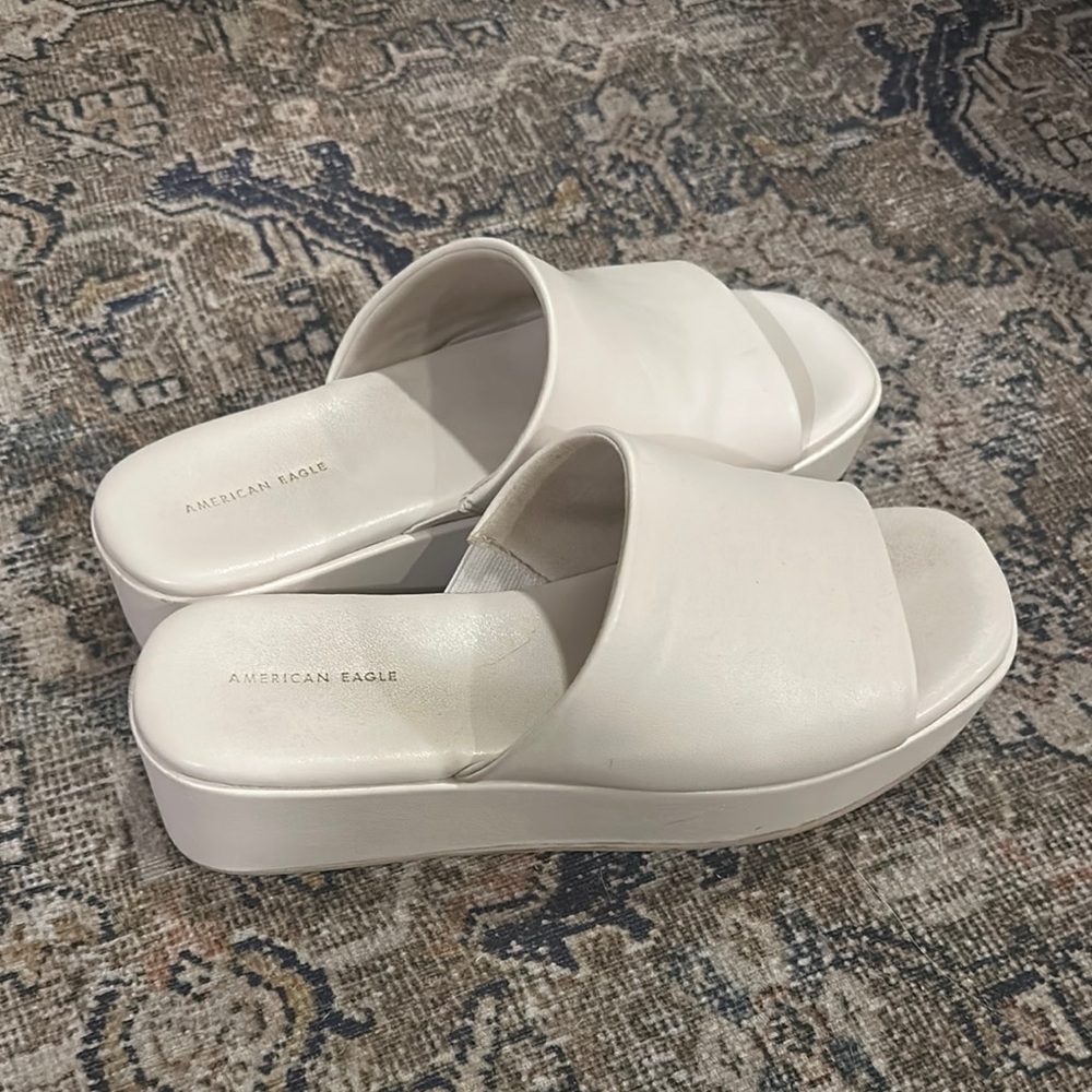 American Eagle Outfitters Cream Mules with Chunky Sole